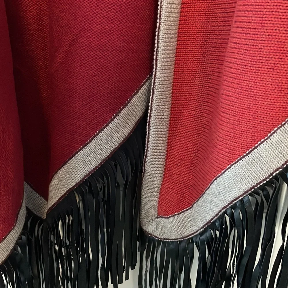 ❤️NWOT Leather Fringed Shawl - Picture 2 of 3